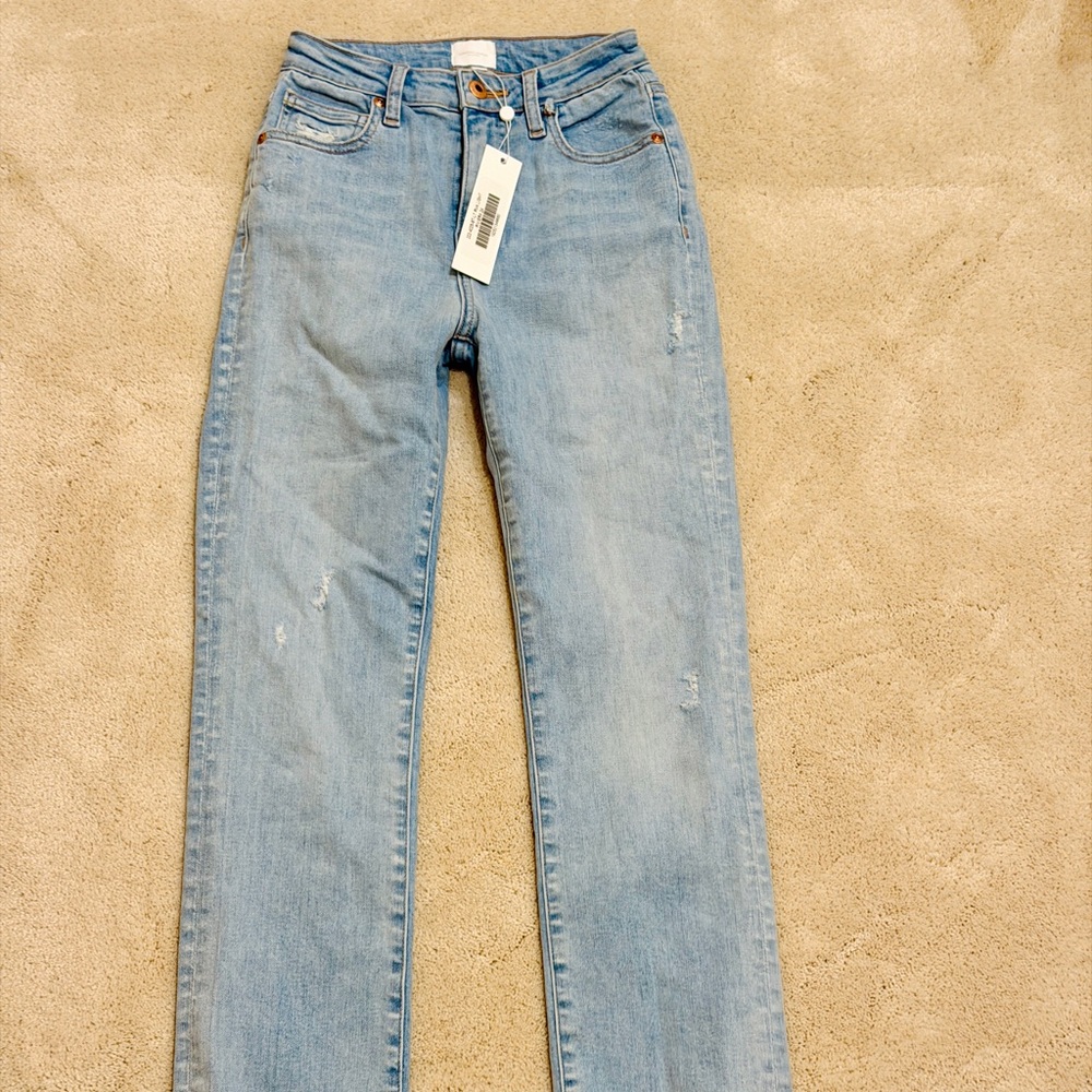 Women's Light Blue Frayed Hem Cropped Jeans